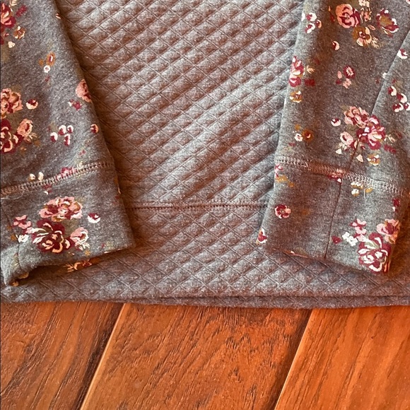 Maurice Gray Quilted Hoodie with Floral Sleeves - Size Small - Picture 6 of 7